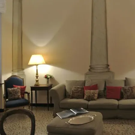 Palazzo Zecchino 4*