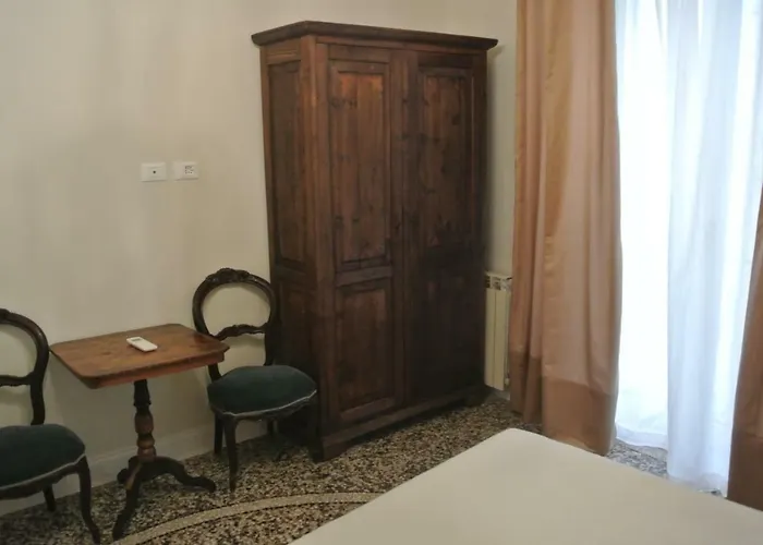 Palazzo Zecchino 招待所 4*